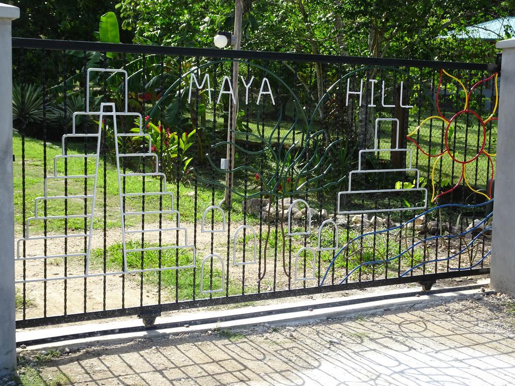 Maya Hill Lodge Black Man Eddy Exterior photo