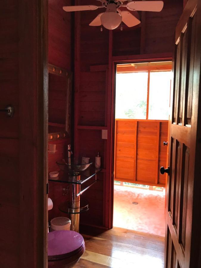 Maya Hill Lodge Black Man Eddy Exterior photo
